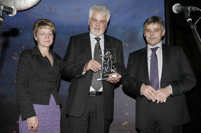 I 2009 modtog direktør for ADRIA DANMARK en Adria Award for mange års samarbejde.